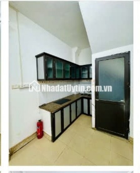 Bán nhà mặt ngõ rộng, vị trí đẹp Phố Trại Cá 26m2, 4 tầng, 3 ngủ, SĐCC GD ngay